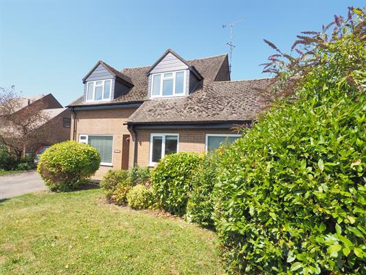 Above Hedges, Pitton, Salisbury